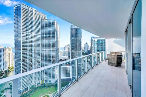 200 Biscayne Boulevard Way # 3307, Miami FL 33131