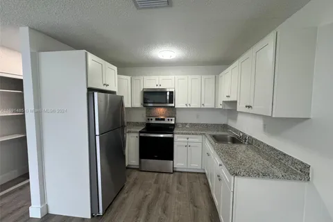 6036 SW 25th St # 6, Miramar FL 33023