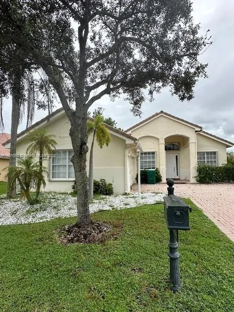 6368 NW 107th Ter, Parkland FL 33076