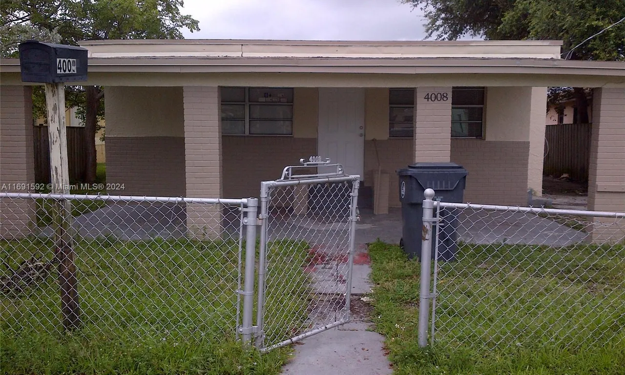 4008 SW 23rd St, West Park FL 33023