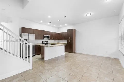 1732 NW 124th Pl, Pembroke Pines FL 33028