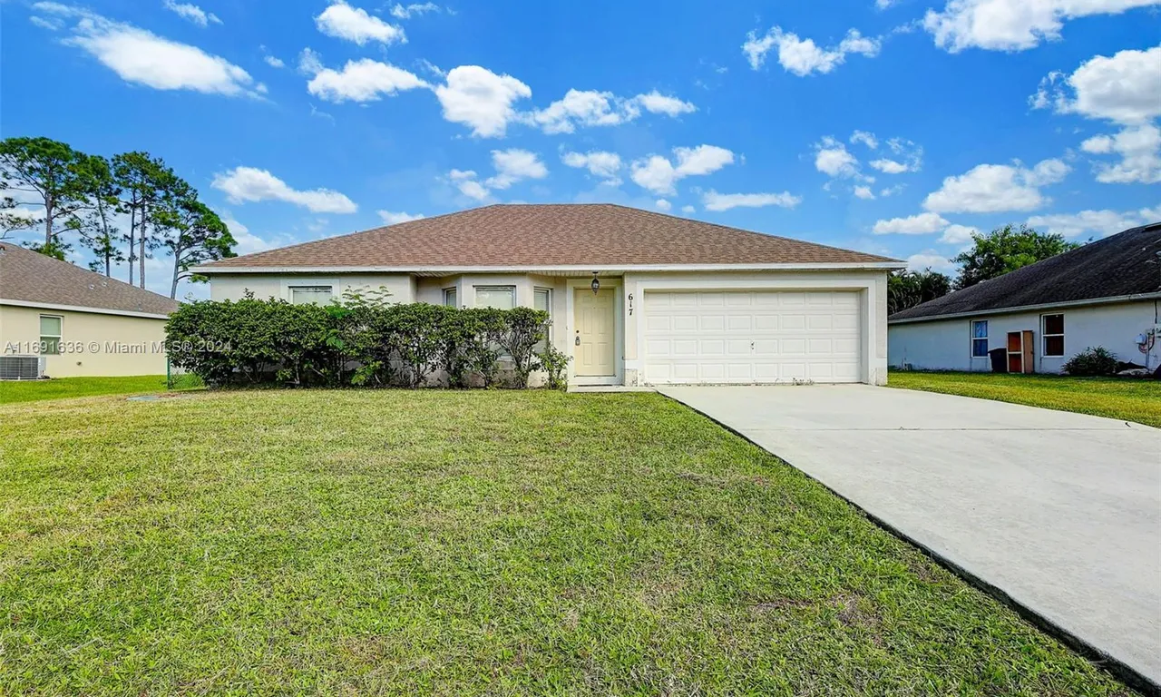 617 NW Cardinal Dr, Port St. Lucie FL 34983