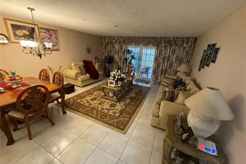 4851 NW 21st St # 111, Lauderhill FL 33313