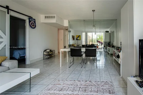 800 West Ave # 414, Miami Beach FL 33139