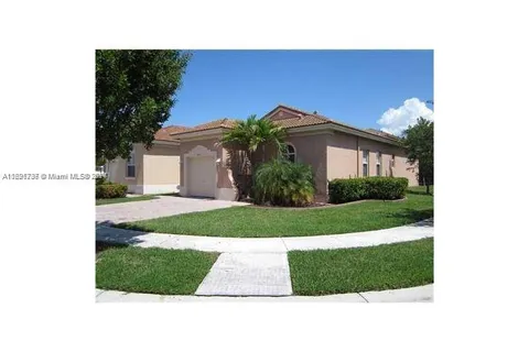 982 NE 37th Pl, Homestead FL 33033