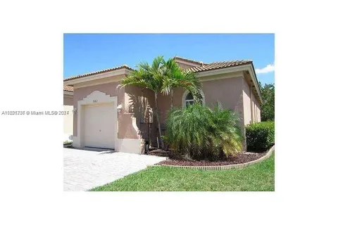 982 NE 37th Pl, Homestead FL 33033