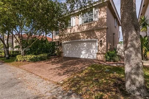 1590 Seagrape Way, Hollywood FL 33019