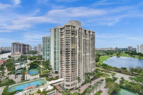 20191 E Country Club Dr # 2009, Aventura FL 33180