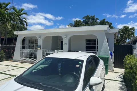 371 NW 59th Ct, Miami FL 33126