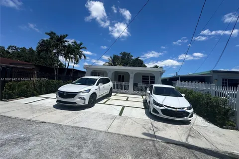 371 NW 59th Ct, Miami FL 33126