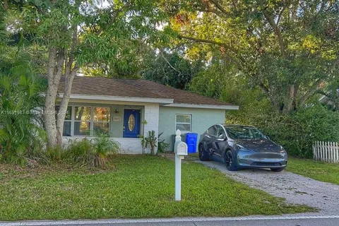 1717 20th Ave, Vero Beach FL 32960