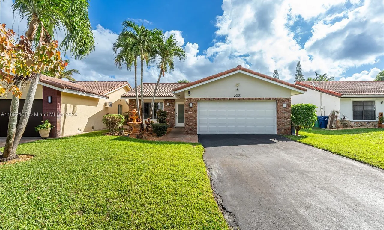 2755 NW 92nd Ave, Coral Springs FL 33065