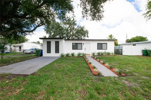 6619 SW 2nd Ct, Pembroke Pines FL 33023