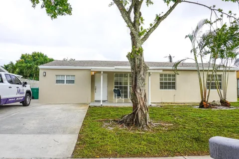 2340 SW 46th Ter, Fort Lauderdale FL 33317