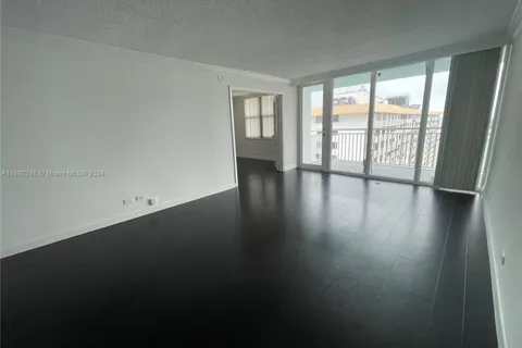 301 174th St # 2407, Sunny Isles Beach FL 33160