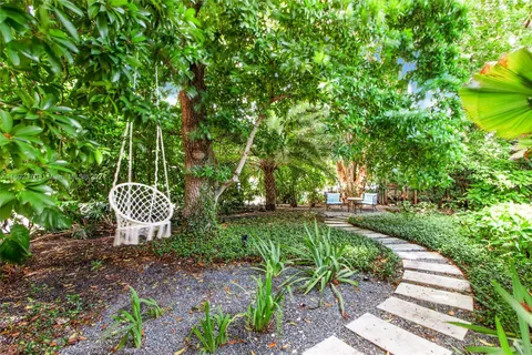 210 Greenwood Drive, Key Biscayne FL 33149