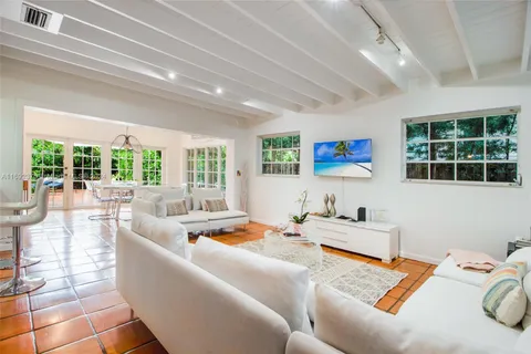 210 Greenwood Drive, Key Biscayne FL 33149