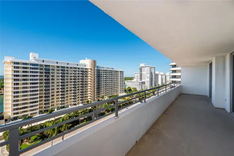 5555 Collins Ave # 14U, Miami Beach FL 33140