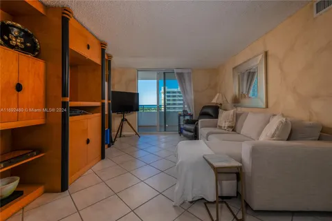 5555 Collins Ave # 14U, Miami Beach FL 33140