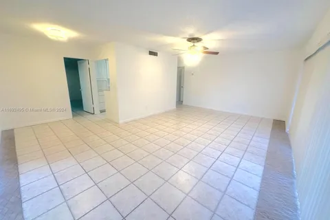 120 Golden Isles Dr # 22B, Hallandale Beach FL 33009