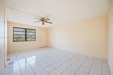 160 NE 203rd Ter # 30, Miami Gardens FL 33179