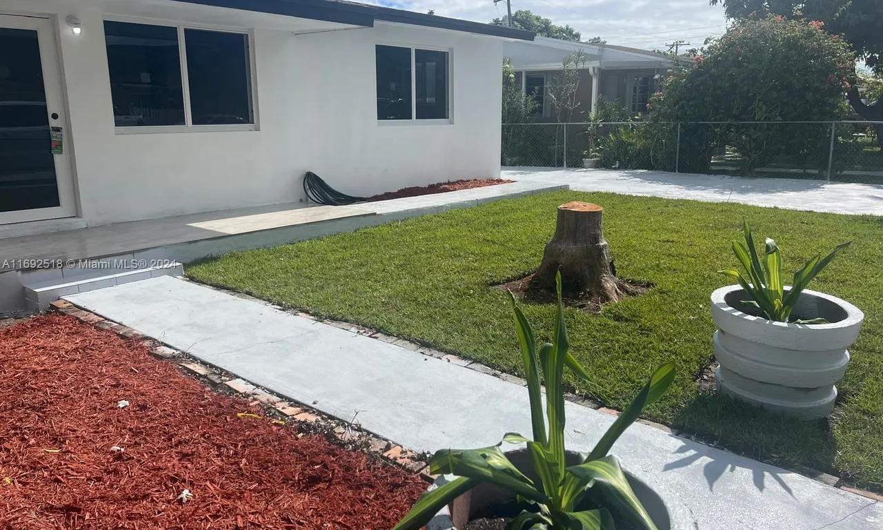 4787 E 8th Ct, Hialeah FL 33013