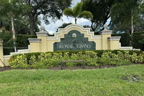 2600 S University Dr # 205, Davie FL 33328