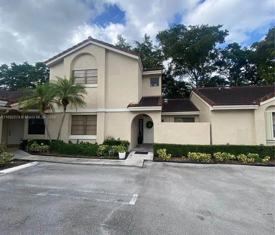 6111 NW 171st St, Hialeah FL 33015