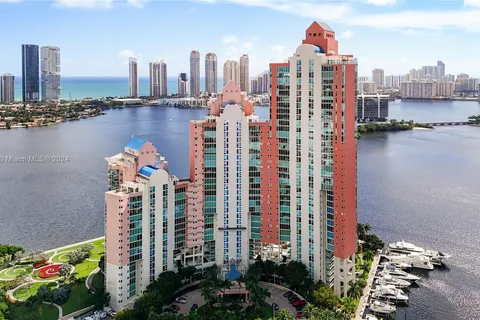 3370 Hidden Bay Dr # 2813, Aventura FL 33180