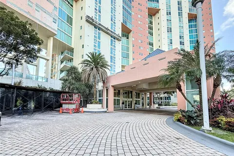 3370 Hidden Bay Dr # 2813, Aventura FL 33180