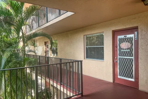 480 NW 76th Ave # 204, Margate FL 33063