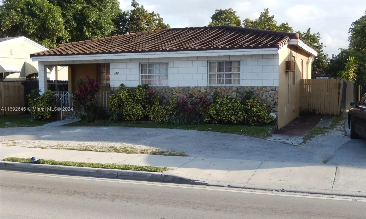 274 E 49th St, Hialeah FL 33013