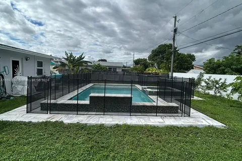 10441 SW 200th Ter, Cutler Bay FL 33189