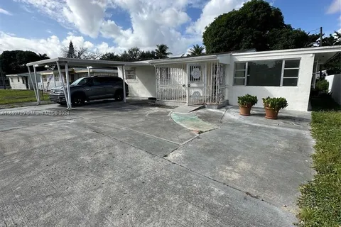 8840 NW 17th Ave, Miami FL 33147