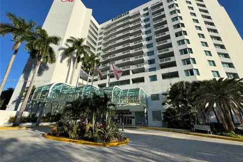 2670 E Sunrise Blvd # 828, Fort Lauderdale FL 33304