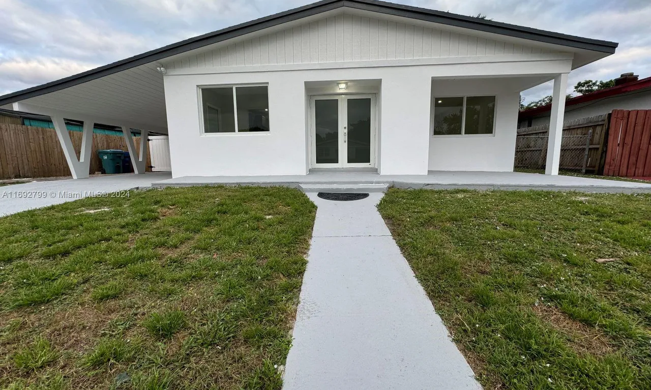 230 NW 33rd Ter, Lauderhill FL 33311