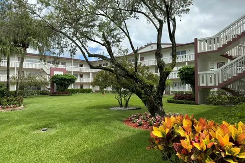 569 Fanshaw  N # 569, Boca Raton FL 33434