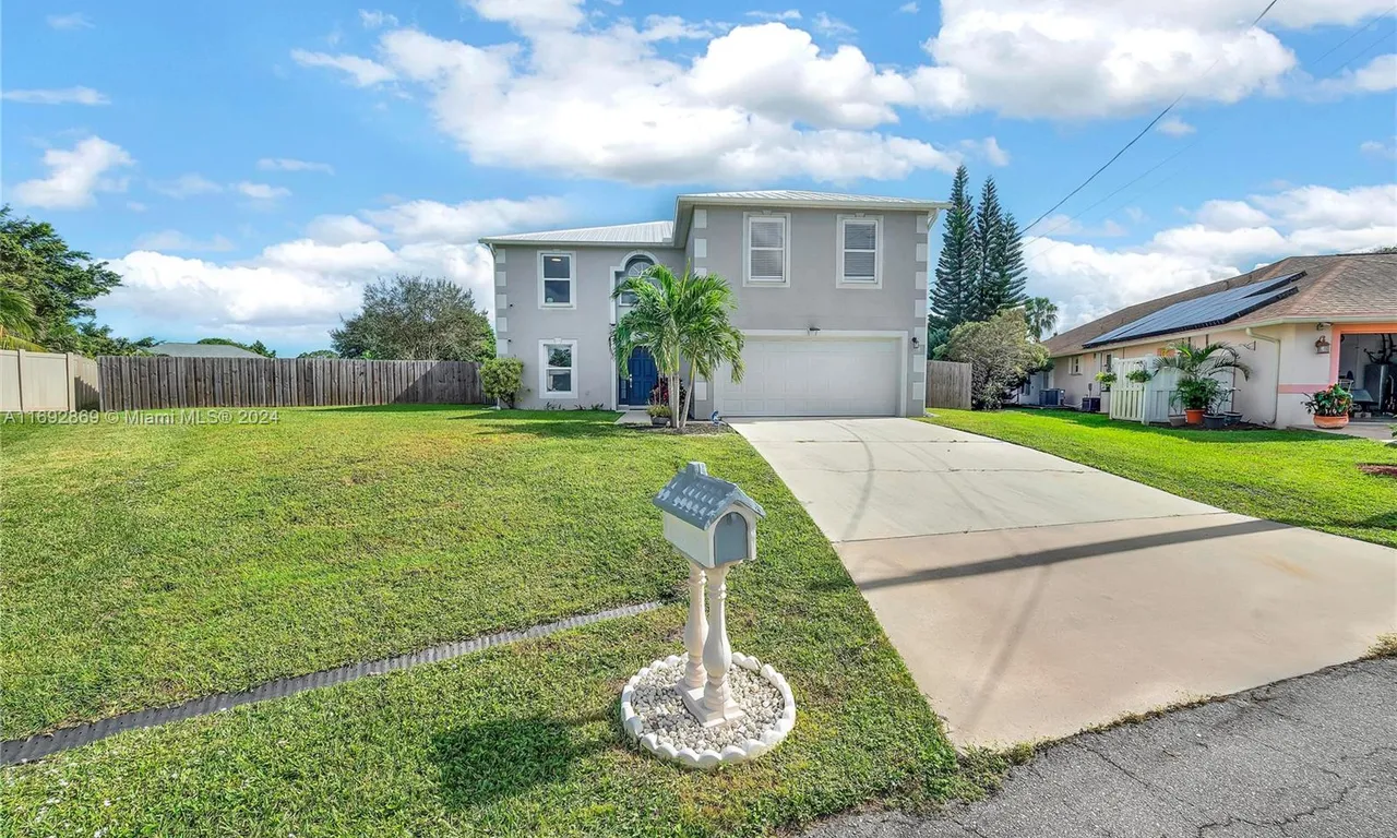 196 SW Nina Ct, Port St. Lucie FL 34953