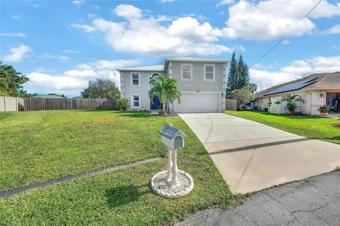 196 SW Nina Ct, Port St. Lucie FL 34953