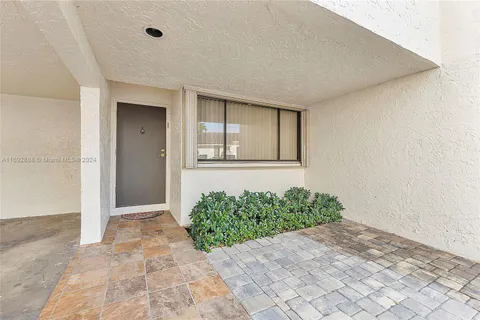 1601 Cypress Pointe Dr # 1601, Coral Springs FL 33071