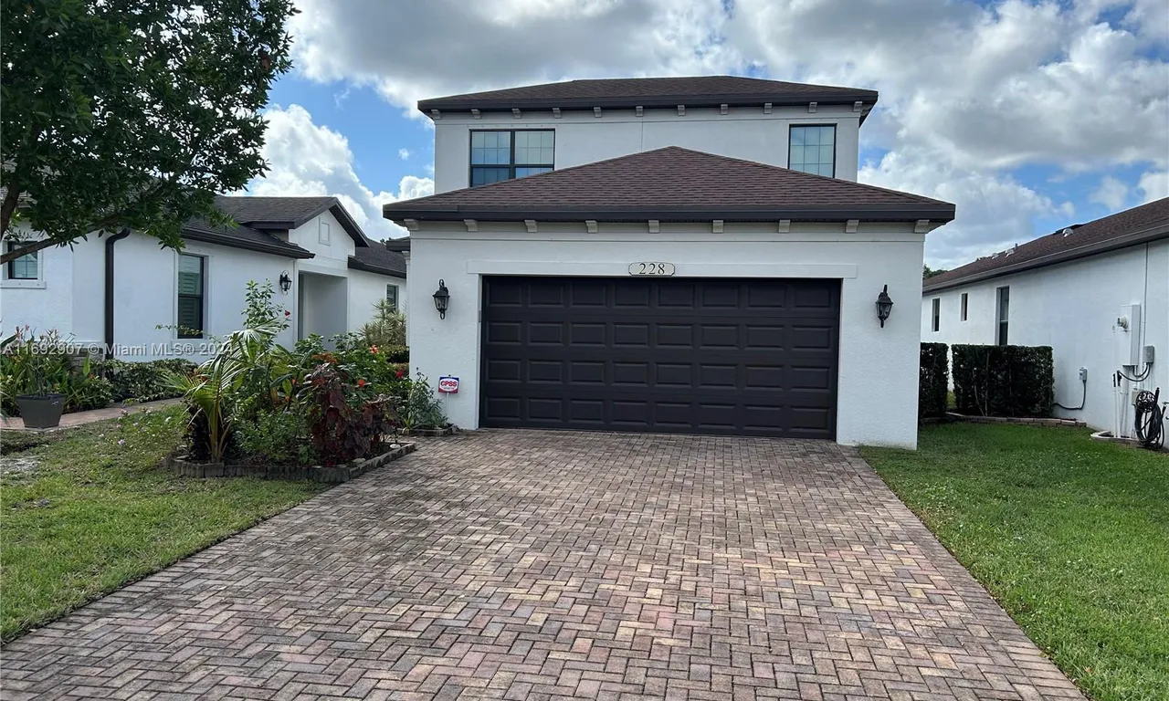 228 SE Via Visconti, Port St. Lucie FL 34952