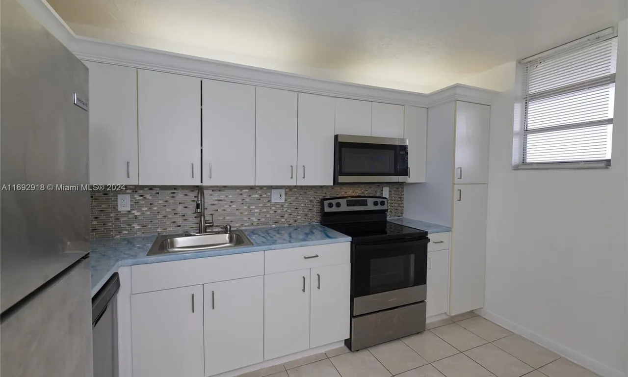 2903 N Miami Beach Blvd # 806, North Miami Beach FL 33160