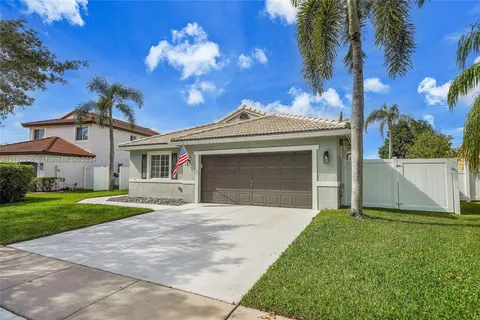 760 SW 164th Ave, Pembroke Pines FL 33027