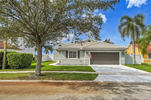 760 SW 164th Ave, Pembroke Pines FL 33027