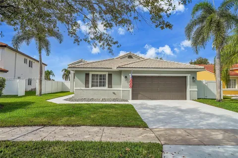 760 SW 164th Ave, Pembroke Pines FL 33027