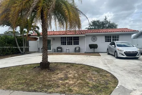 7651 NW 14th St, Pembroke Pines FL 33024