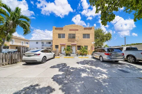 1235 SW 2nd St, Miami FL 33135