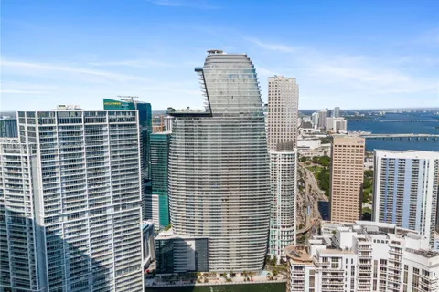 300 Biscayne Boulevard Way # 2103, Miami FL 33131