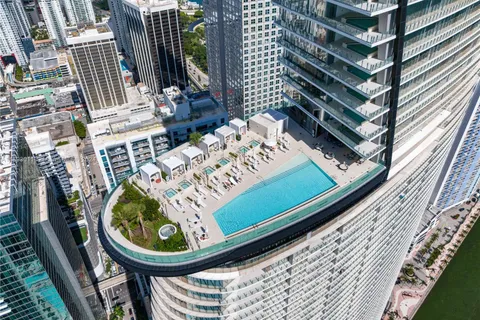 300 Biscayne Way # 2103, Miami FL 33131