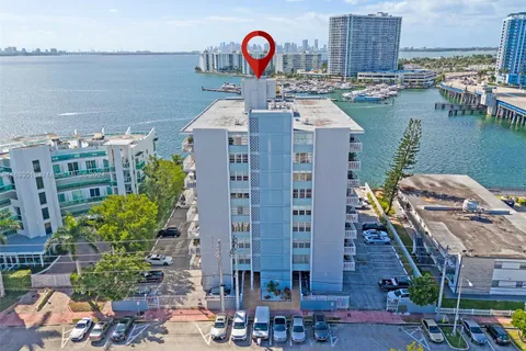 2016 Bay Dr # 403, Miami Beach FL 33141